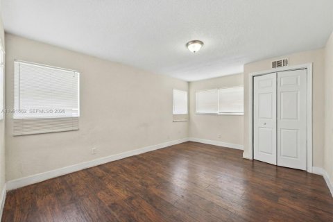 Villa ou maison à vendre à Deerfield Beach, Floride: 5 chambres, 179.21 m2 № 2052403 - photo 10