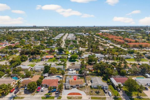 Villa ou maison à vendre à Deerfield Beach, Floride: 5 chambres, 179.21 m2 № 2052403 - photo 9