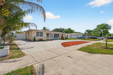 Villa ou maison à vendre à Deerfield Beach, Floride: 5 chambres, 179.21 m2 № 2052403 - photo 30