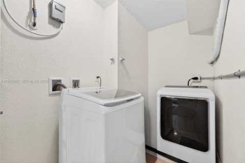 Villa ou maison à vendre à Deerfield Beach, Floride: 5 chambres, 179.21 m2 № 2052403 - photo 13