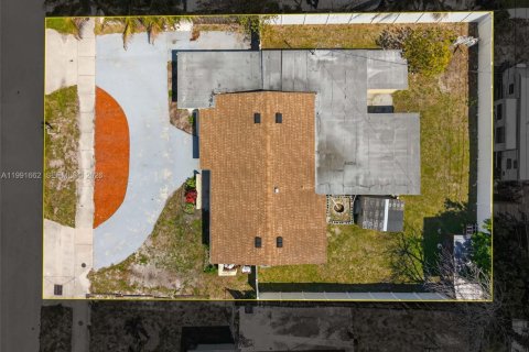 Villa ou maison à vendre à Deerfield Beach, Floride: 5 chambres, 179.21 m2 № 2052403 - photo 7