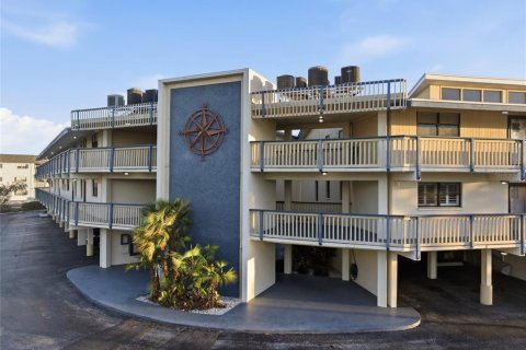 Condo à Treasure Island, Floride, 2 chambres  № 2107432