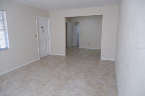 Casa en alquiler en Saint Petersburg, Florida, 3 dormitorios, 106.28 m2 № 2099205 - foto 10