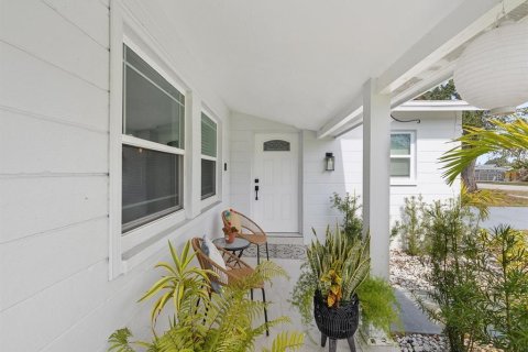 House in Largo, Florida 3 bedrooms, 150.87 sq.m. № 2239449 - photo 4