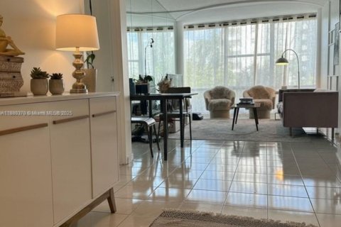 Copropriété à louer à Miami Beach, Floride: 1 chambre, 93.18 m2 № 1977545 - photo 16