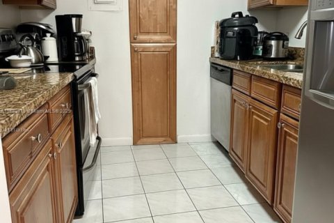 Copropriété à louer à Miami Beach, Floride: 1 chambre, 93.18 m2 № 1977545 - photo 12