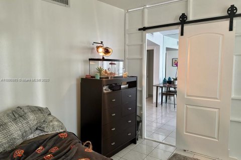 Copropriété à louer à Miami Beach, Floride: 1 chambre, 93.18 m2 № 1977545 - photo 8