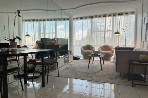 Copropriété à louer à Miami Beach, Floride: 1 chambre, 93.18 m2 № 1977545 - photo 3
