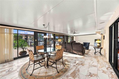 Villa ou maison à vendre à Punta Gorda, Floride: 2 chambres, 212.65 m2 № 2413703 - photo 21