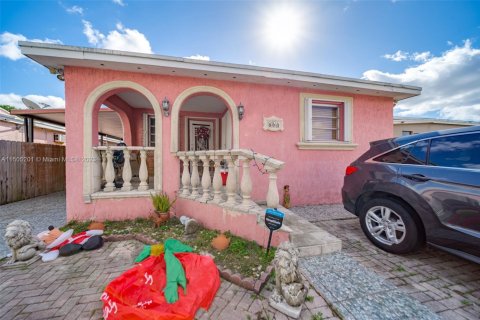 Casa en venta en Hialeah, Florida, 3 dormitorios, 171.22 m2 № 1863248 - foto 7