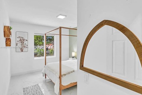 House in Cutler Bay, Florida 5 bedrooms, 208.66 sq.m. № 1970090 - photo 20