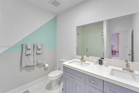 House in Cutler Bay, Florida 5 bedrooms, 208.66 sq.m. № 1970090 - photo 27