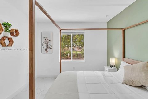 House in Cutler Bay, Florida 5 bedrooms, 208.66 sq.m. № 1970090 - photo 19