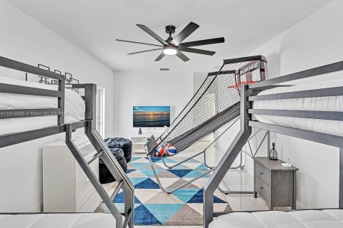 House in Cutler Bay, Florida 5 bedrooms, 208.66 sq.m. № 1970090 - photo 23