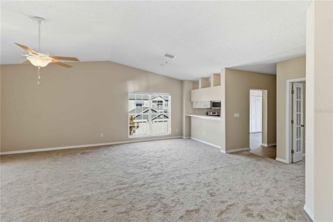 Condo in Largo, Florida, 3 bedrooms № 2427282 - photo 10