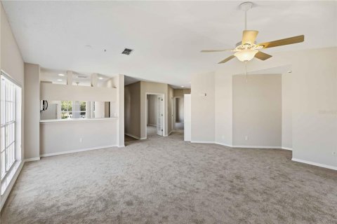 Condo in Largo, Florida, 3 bedrooms № 2427282 - photo 11