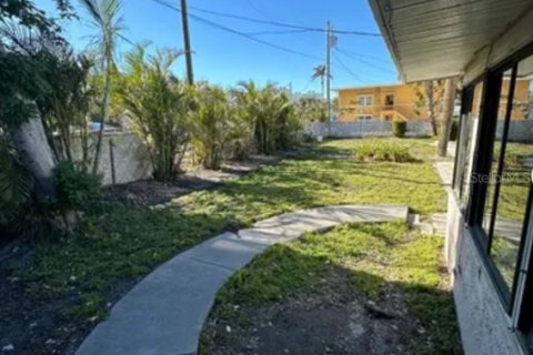 Immobilier commercial à vendre à Madeira Beach, Floride: 236.06 m2 № 1584190 - photo 2
