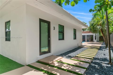 Commercial property in Fort Lauderdale, Florida 268.12 sq.m. № 2053627 - photo 6