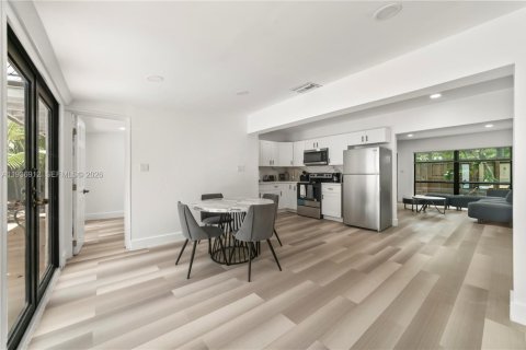 Commercial property in Fort Lauderdale, Florida 268.12 sq.m. № 2053627 - photo 10