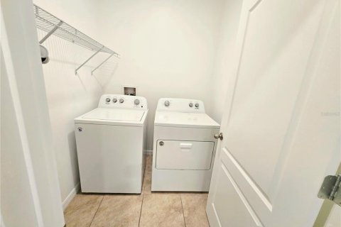 Снять в аренду виллу или дом в Хейнс-Сити, Флорида 5 комнат, 160.26м2, № 1918444 - фото 9