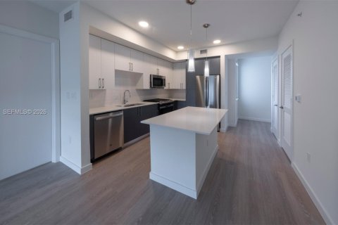 Apartamento en alquiler en Miami, Florida, 1 dormitorio, 62.43 m2 № 2075392 - foto 25