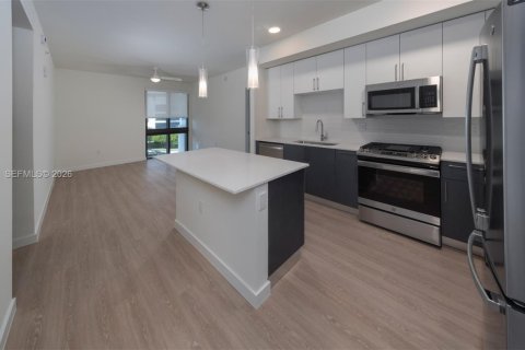 Apartamento en alquiler en Miami, Florida, 1 dormitorio, 62.43 m2 № 2075392 - foto 26