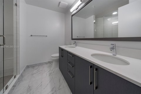 Apartamento en alquiler en Miami, Florida, 1 dormitorio, 62.43 m2 № 2075392 - foto 27