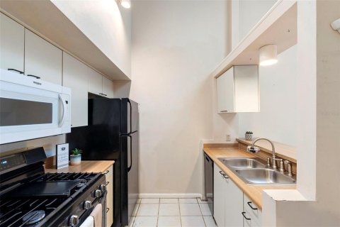 Townhouse in DeLand, Florida 2 bedrooms, 67.08 sq.m. № 1786874 - photo 11