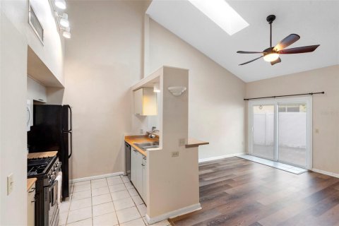 Townhouse in DeLand, Florida 2 bedrooms, 67.08 sq.m. № 1786874 - photo 12