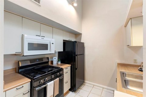Townhouse in DeLand, Florida 2 bedrooms, 67.08 sq.m. № 1786874 - photo 13