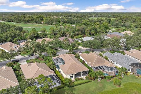 House in University Park, Florida 4 bedrooms, 224.92 sq.m. № 1767442 - photo 3