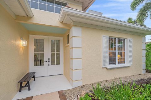 House in University Park, Florida 4 bedrooms, 224.92 sq.m. № 1767442 - photo 8