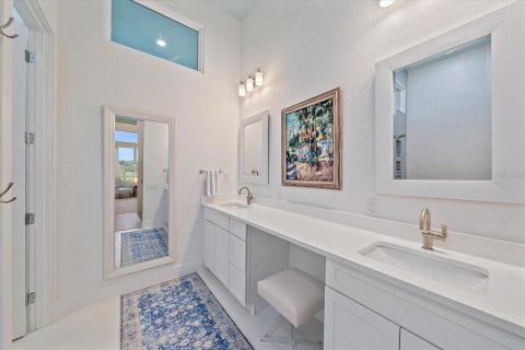 House in University Park, Florida 4 bedrooms, 224.92 sq.m. № 1767442 - photo 19