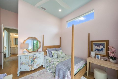 House in University Park, Florida 4 bedrooms, 224.92 sq.m. № 1767442 - photo 26