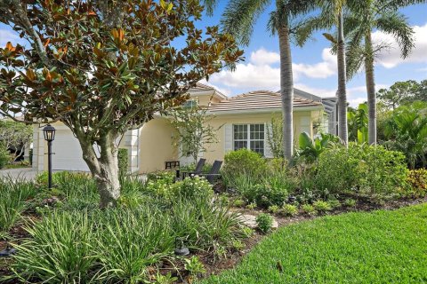 House in University Park, Florida 4 bedrooms, 224.92 sq.m. № 1767442 - photo 2