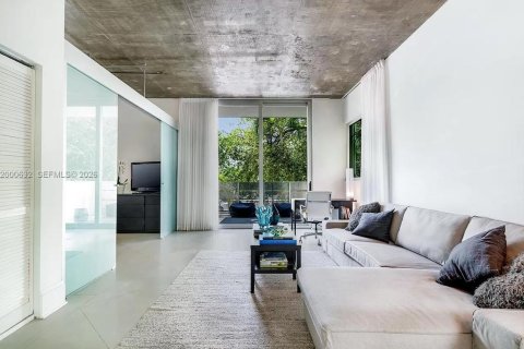 Condo in Miami Beach, Florida, 2 bedrooms  № 2065986 - photo 7