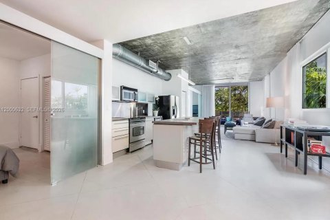 Condo in Miami Beach, Florida, 2 bedrooms  № 2065986