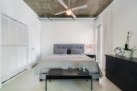 Condo in Miami Beach, Florida, 2 bedrooms  № 2065986 - photo 13