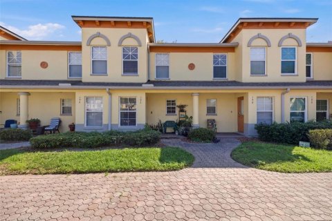 Townhouse in Saint Petersburg, Florida 3 bedrooms, 142.88 sq.m. № 2116334