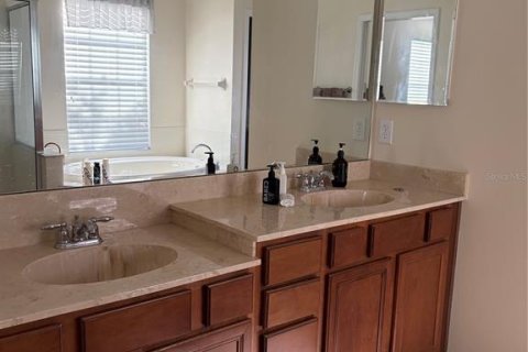 Casa en venta en New Port Richey, Florida, 3 dormitorios, 198.81 m2 № 2387552 - foto 16