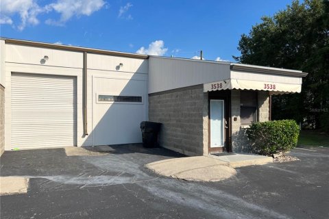 Propiedad comercial en alquiler en Gainesville, Florida, 110.55 m2 № 1900773 - foto 1