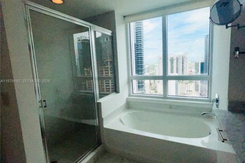 Copropriété à louer à Miami, Floride: 2 chambres, 119.75 m2 № 2046010 - photo 13