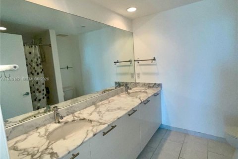 Copropriété à louer à Miami, Floride: 2 chambres, 119.75 m2 № 2046010 - photo 14