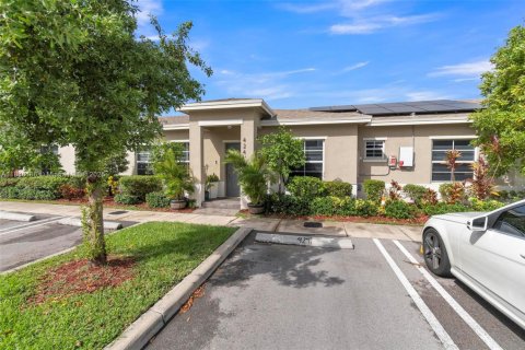 Villa ou maison à louer à Florida City, Floride: 3 chambres, 122.17 m2 № 1944595 - photo 1