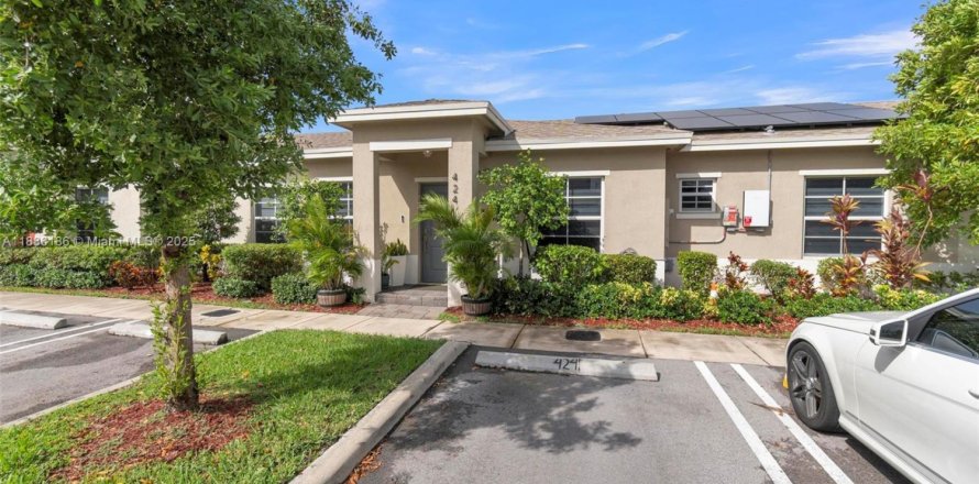 Villa ou maison à Florida City, Floride 3 chambres, 122.17 m2 № 1944595