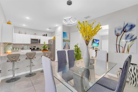 Villa ou maison à louer à Florida City, Floride: 3 chambres, 122.17 m2 № 1944595 - photo 2