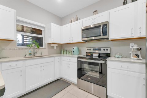 Villa ou maison à louer à Florida City, Floride: 3 chambres, 122.17 m2 № 1944595 - photo 5