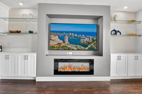 House in Boca Raton, Florida 4 bedrooms, 199.93 sq.m. № 2013239 - photo 5