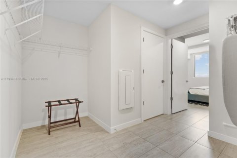 Купить кондоминиум в Майами, Флорида 1 спальня, 75.07м2, № 1959025 - фото 26