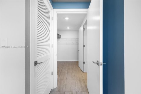 Купить кондоминиум в Майами, Флорида 1 спальня, 75.07м2, № 1959025 - фото 19